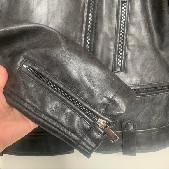 7 for all Mankind Faux Leather Vegan Moto biker jacket black zip goth Medium - Picture 5 of 9